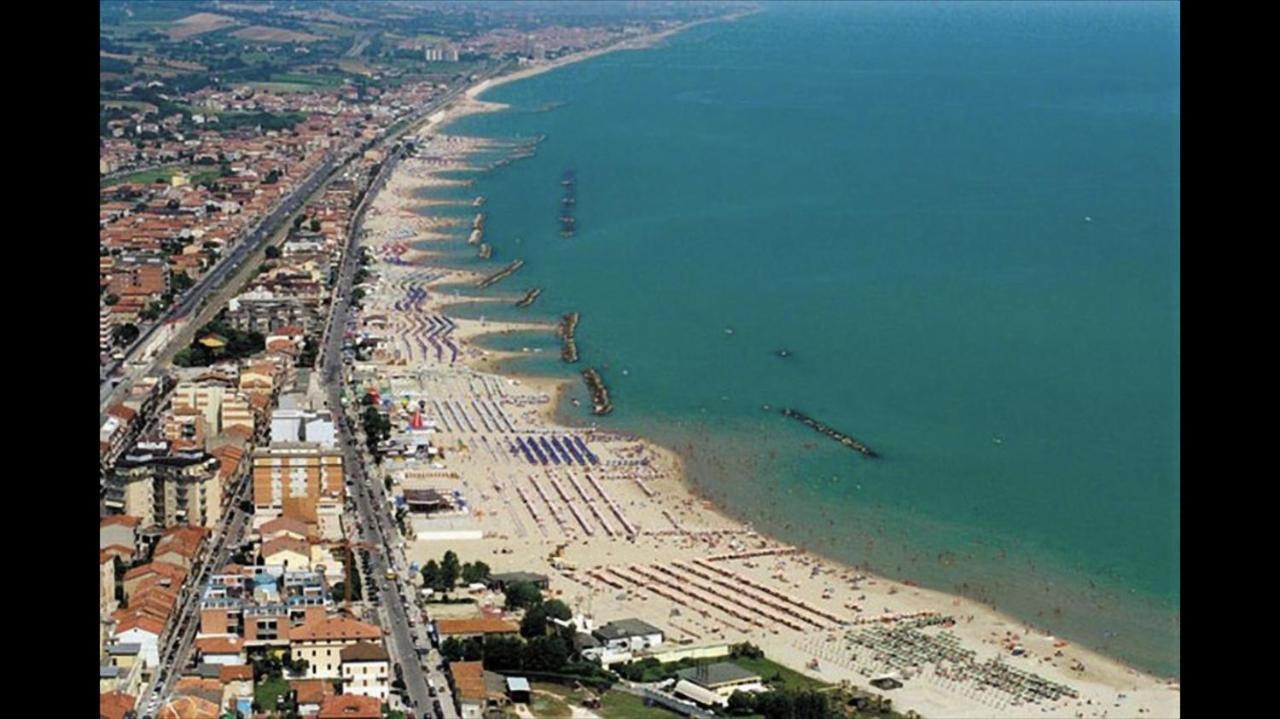 Retroscena Apartment In Centro Civitanova Marche Exterior photo